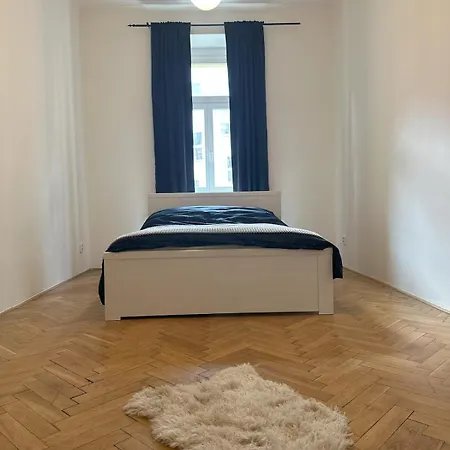 Spacious Place On Metro Station Andel Appartement *