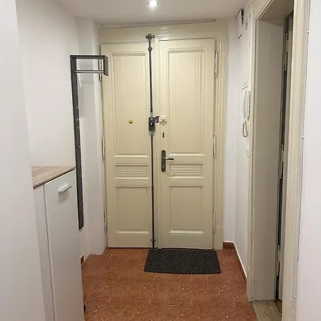 Spacious Place On Metro Station Andel Appartement Praag