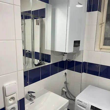 Spacious Place On Metro Station Andel Apartman *