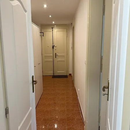 Apartman Spacious Place On Metro Station Andel