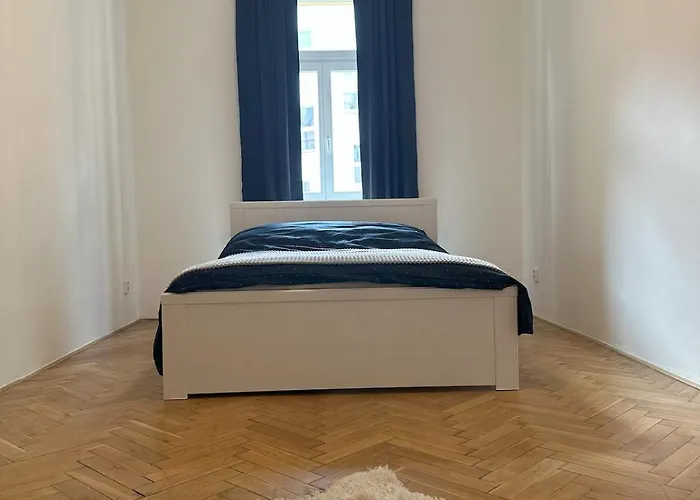 Spacious Place On Metro Station Andel Daire *